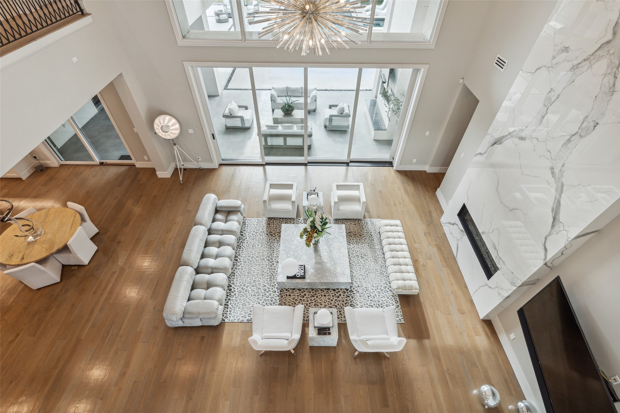 1521 Meandering Way Drive