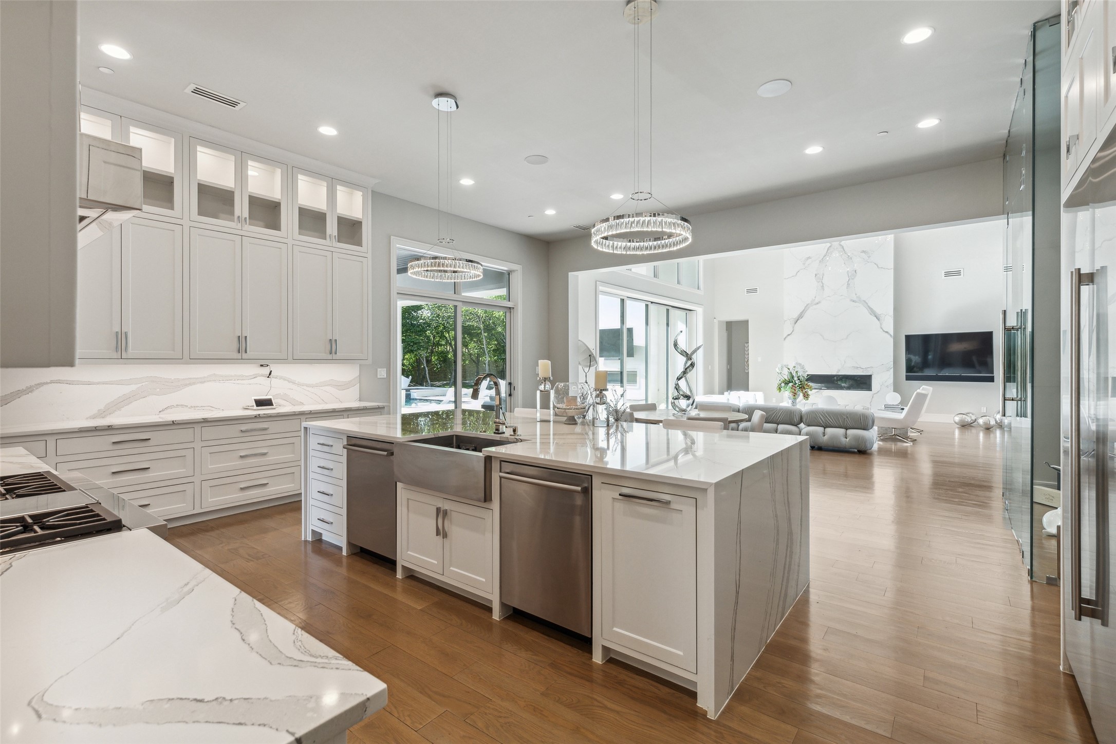 1521 Meandering Way Drive