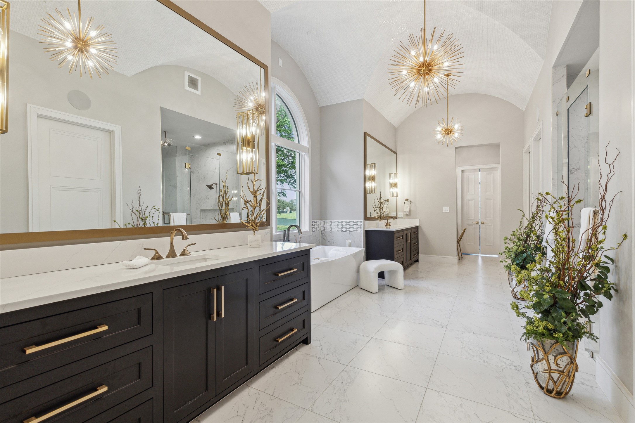 1521 Meandering Way Drive