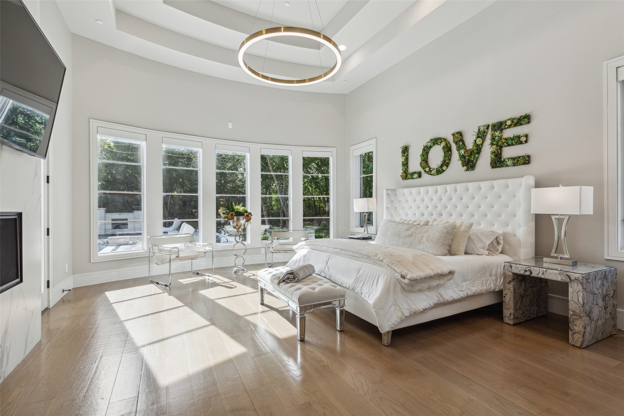 1521 Meandering Way Drive