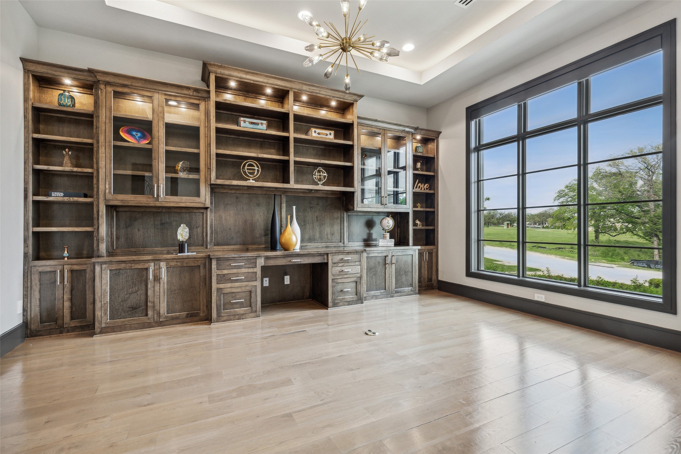 1521 Meandering Way Drive