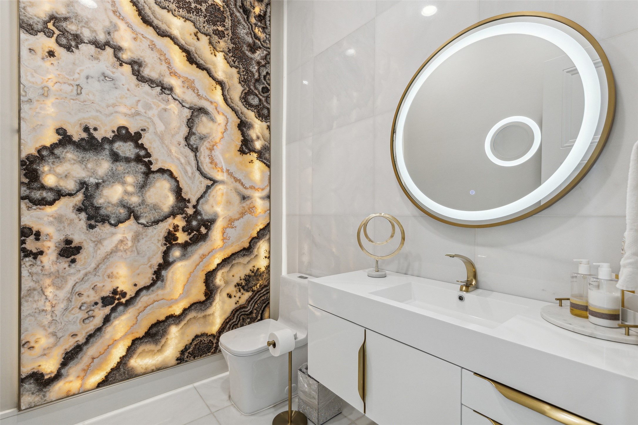 1521 Meandering Way Drive