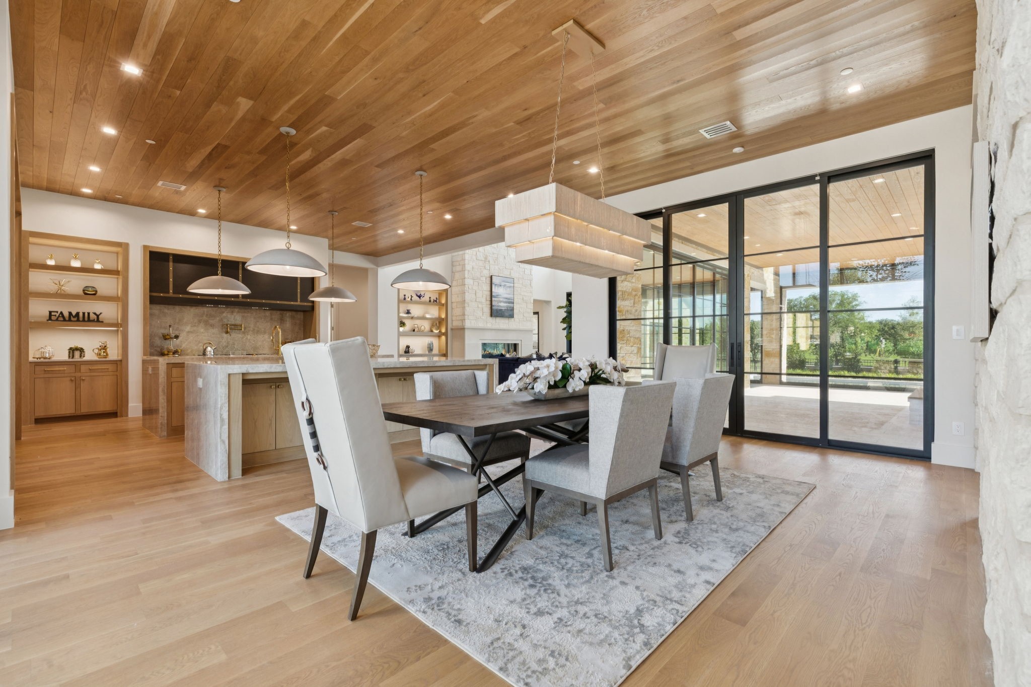 2600 Magnolia Circle