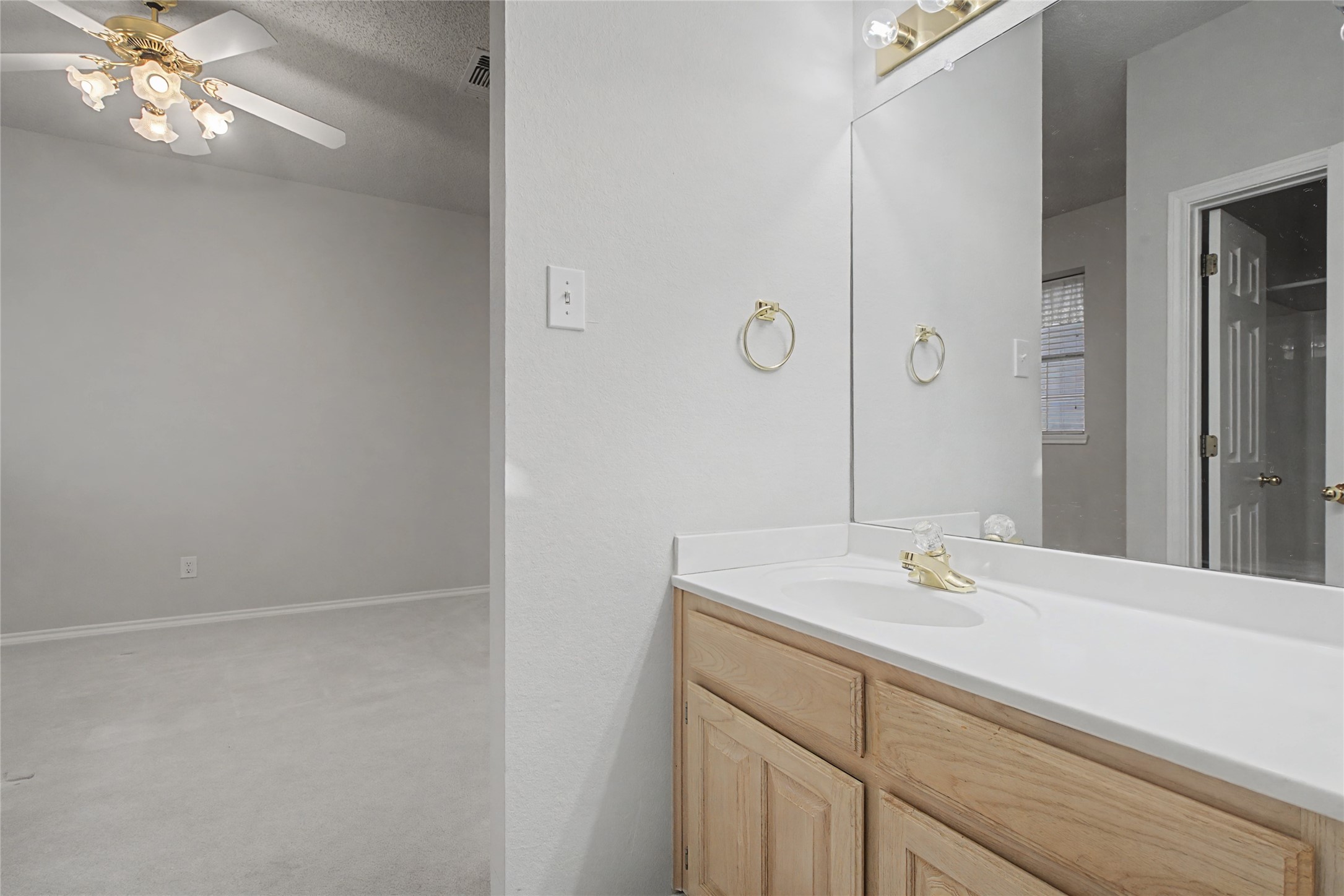 1227 Wooded Trail