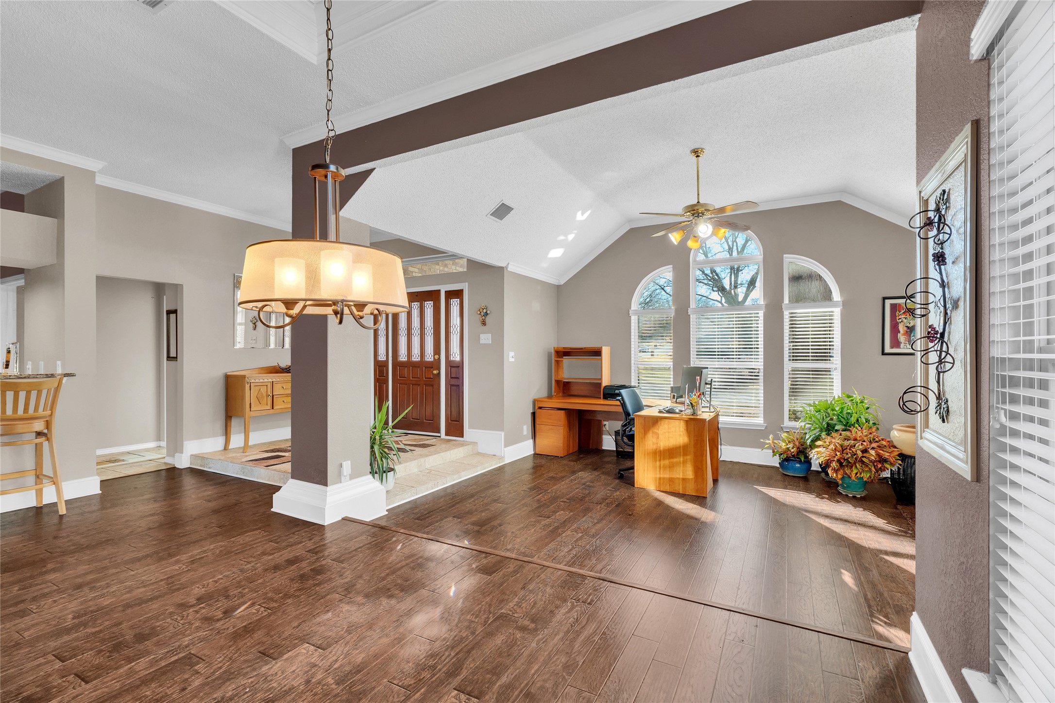 4019 Whitby Lane