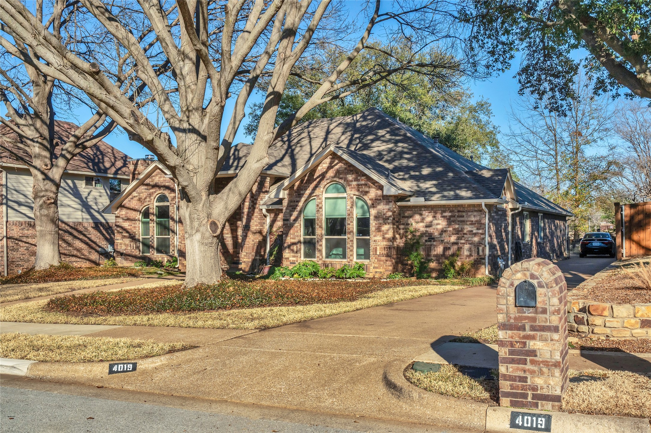 4019 Whitby Lane