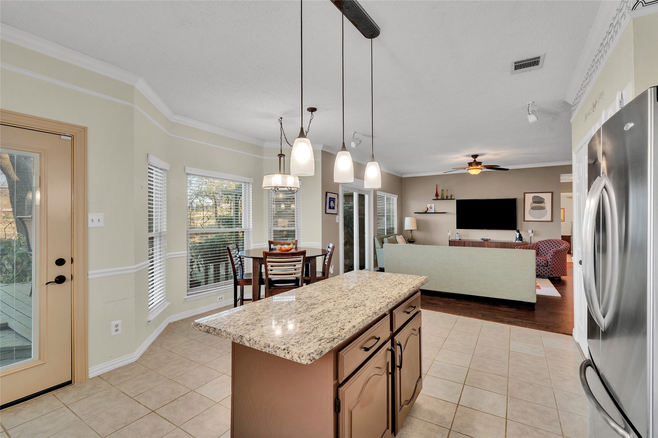 4019 Whitby Lane