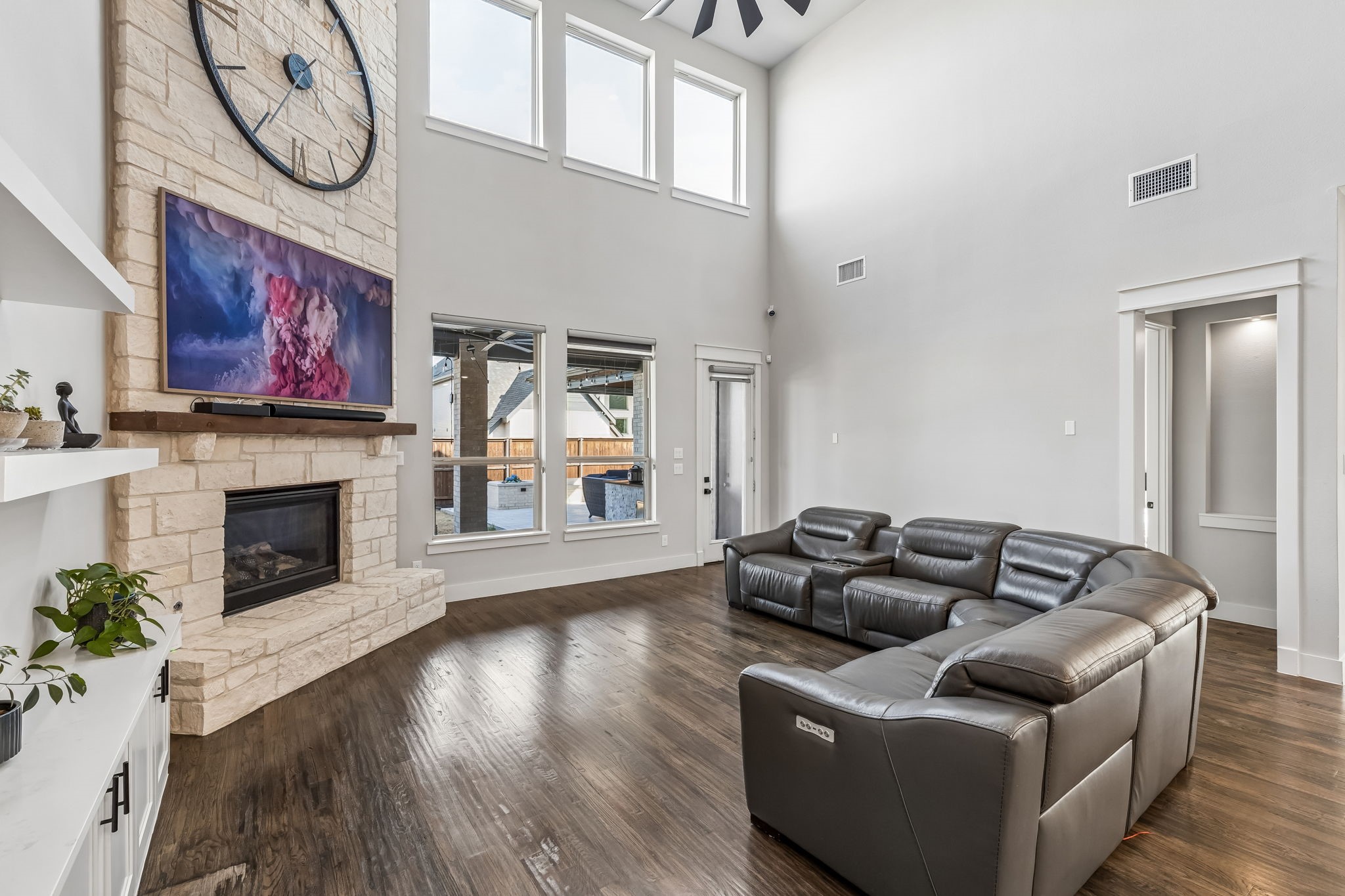 4102 Parkview Boulevard