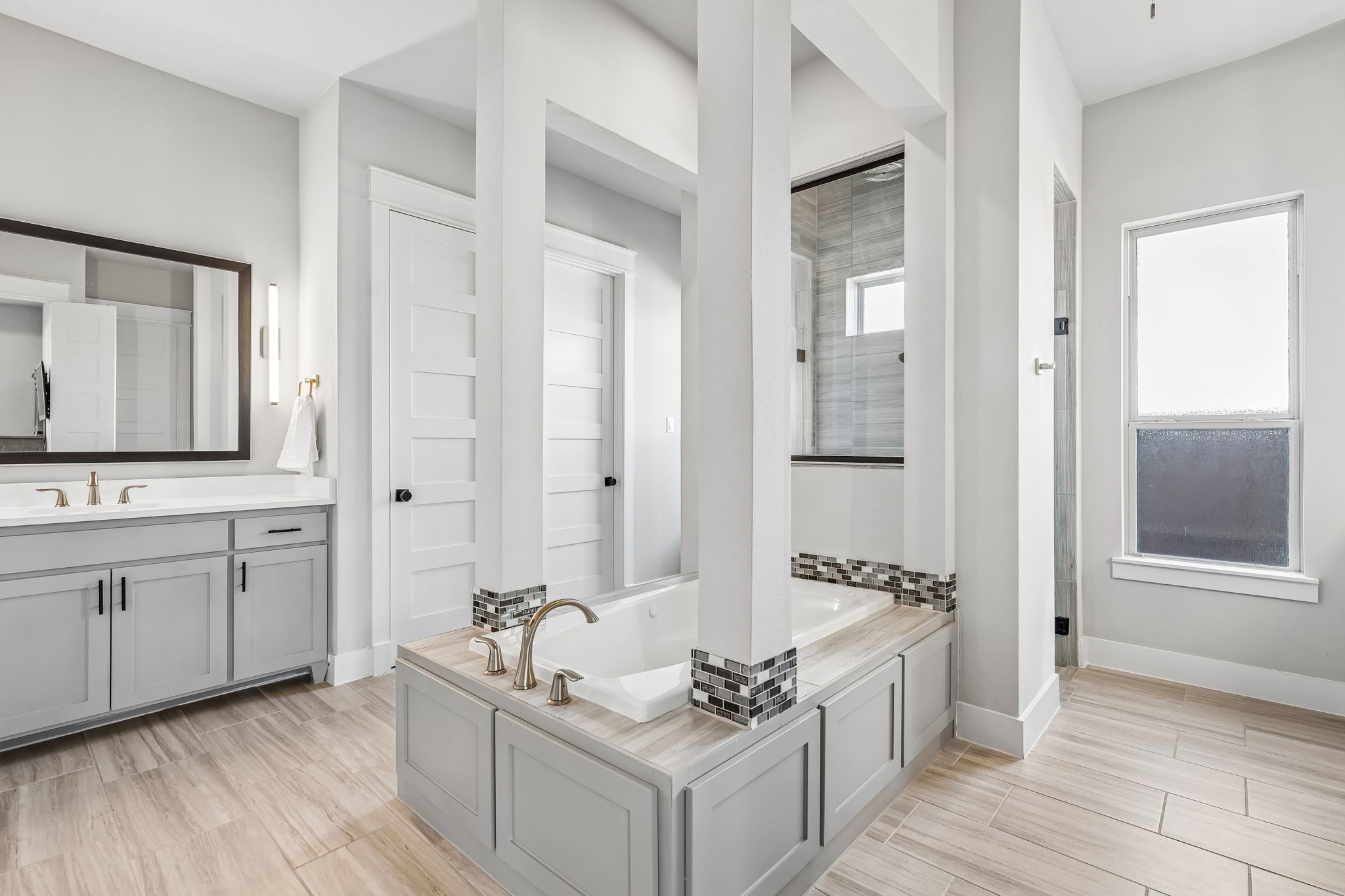 4102 Parkview Boulevard