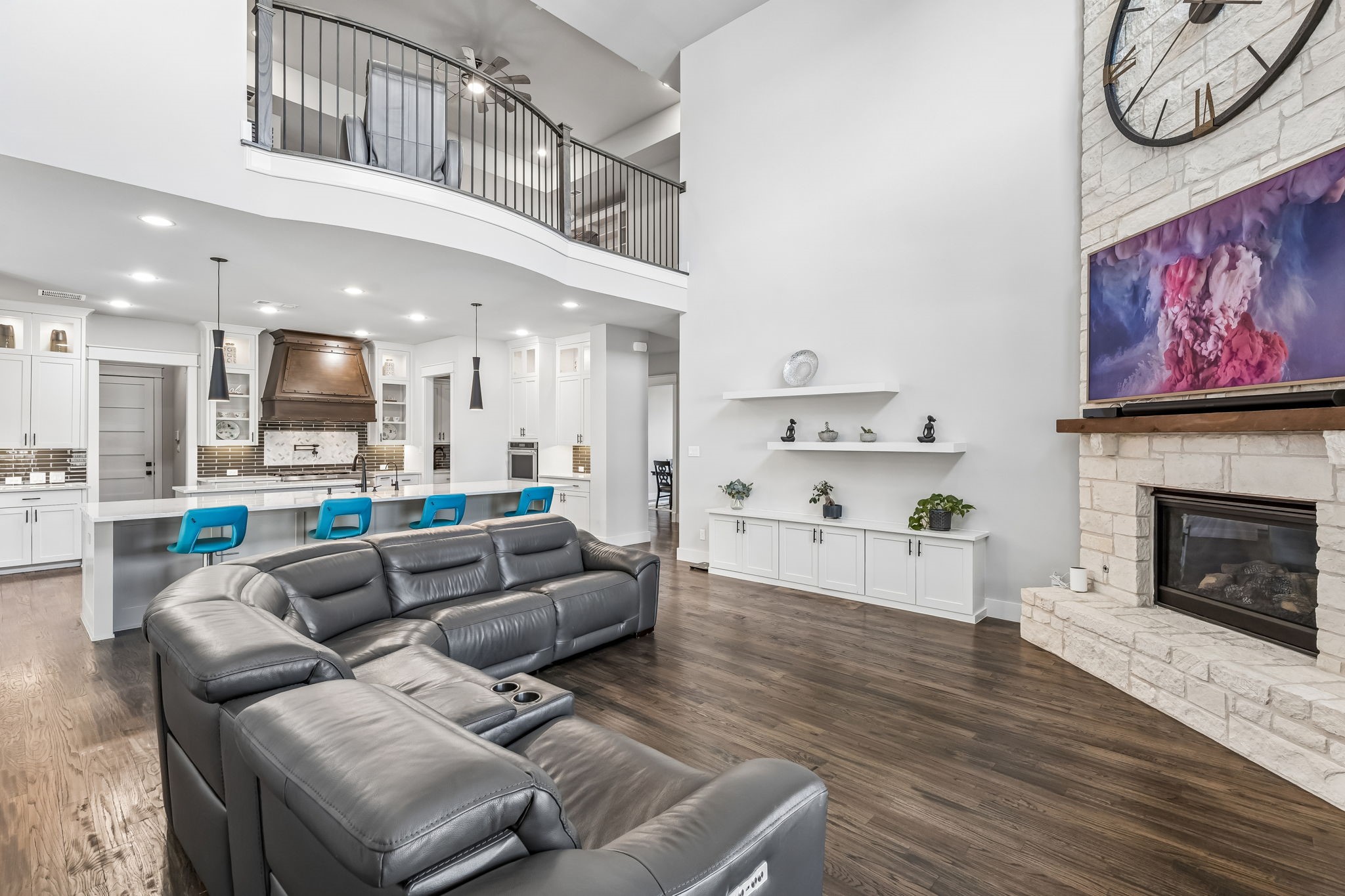 4102 Parkview Boulevard