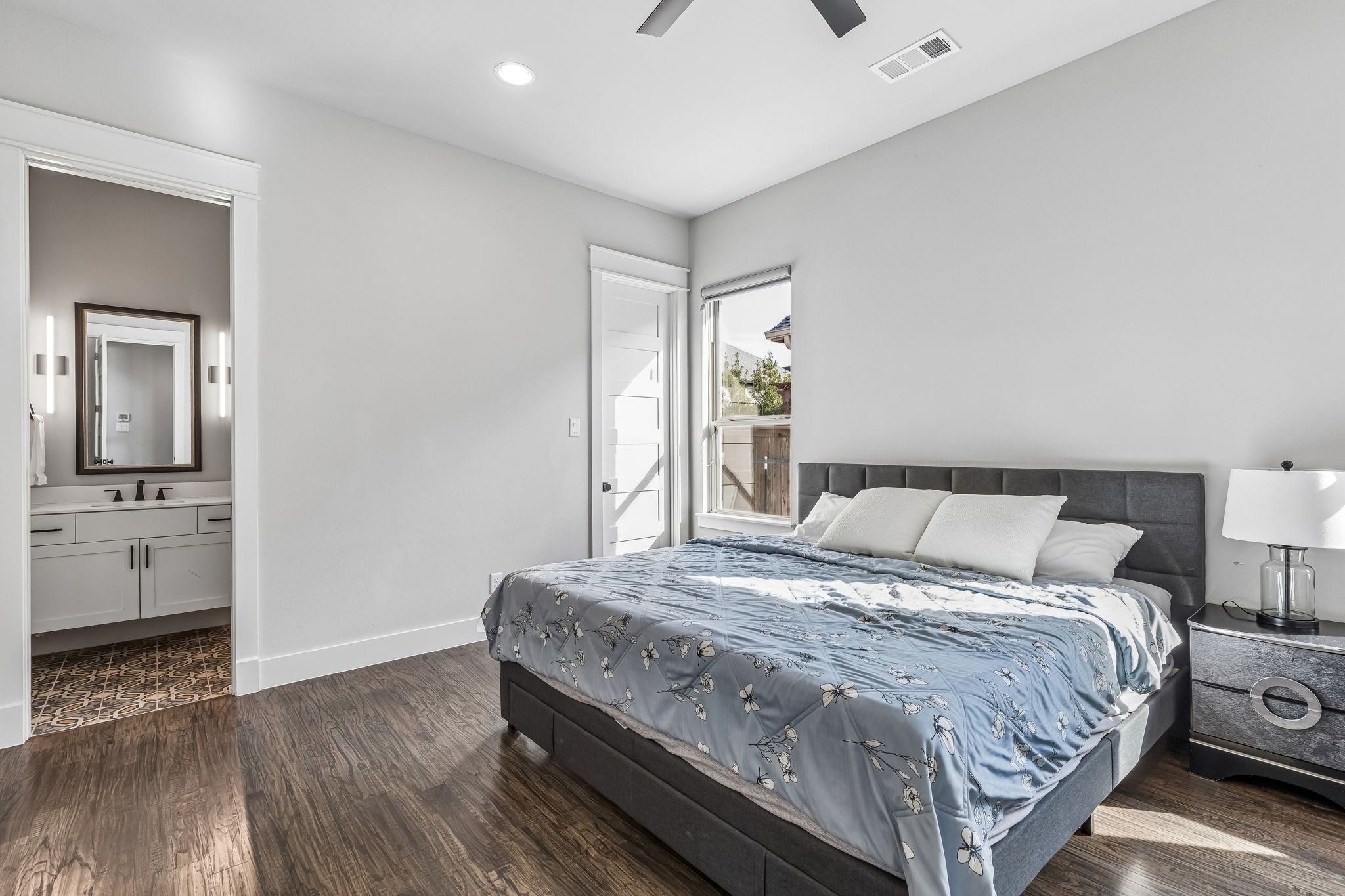 4102 Parkview Boulevard