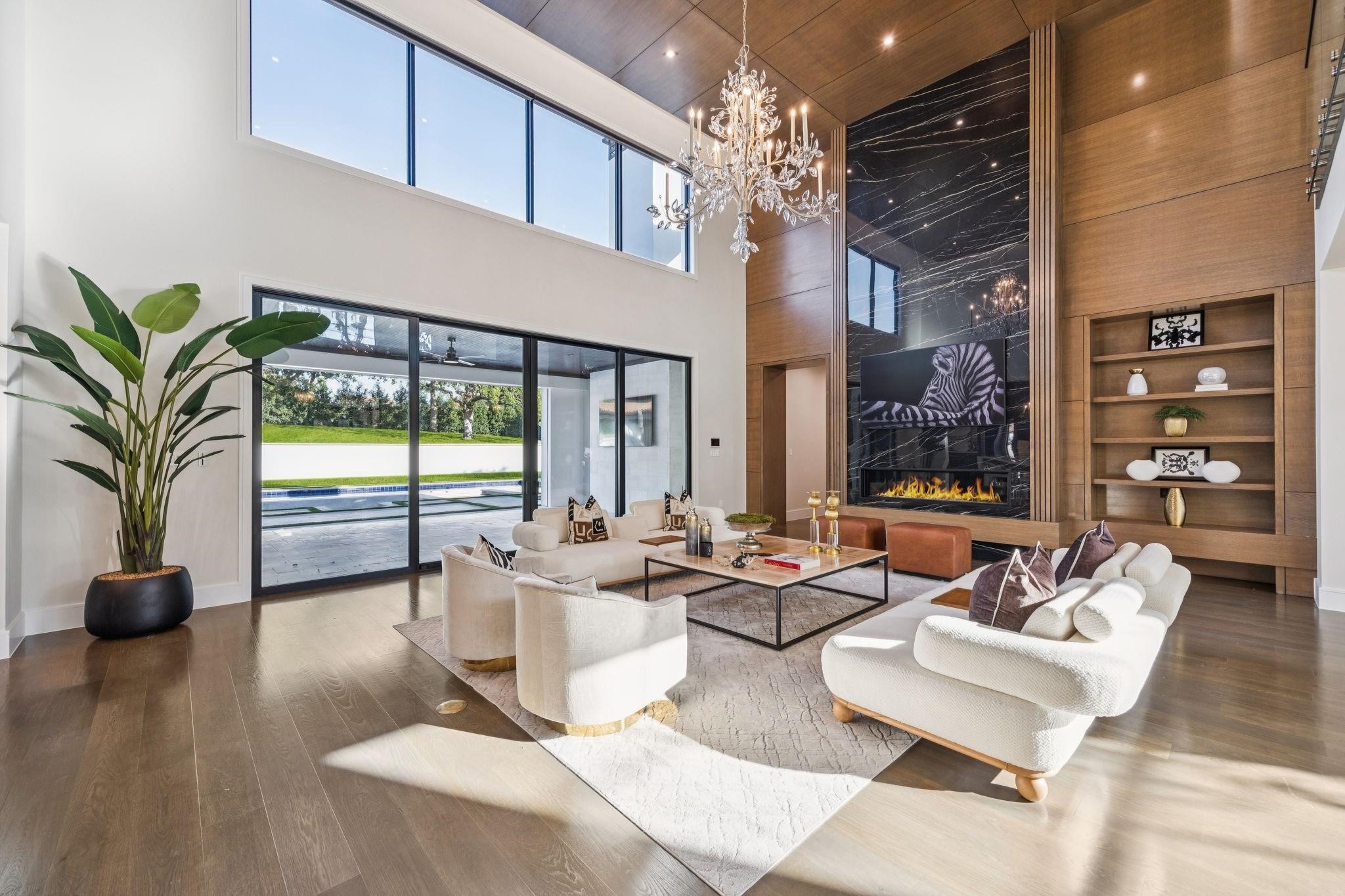 1609 Meandering Way Drive