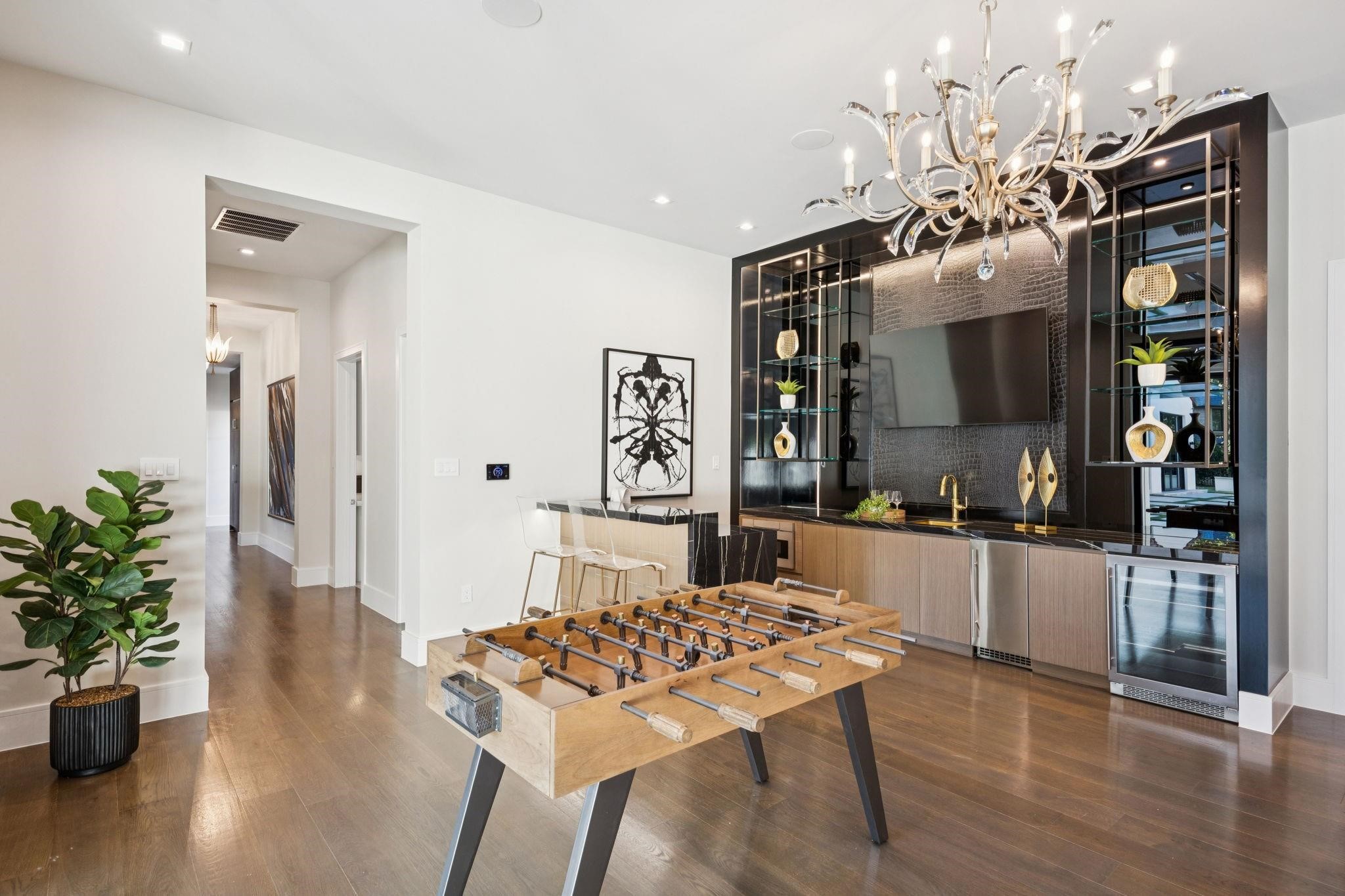 1609 Meandering Way Drive