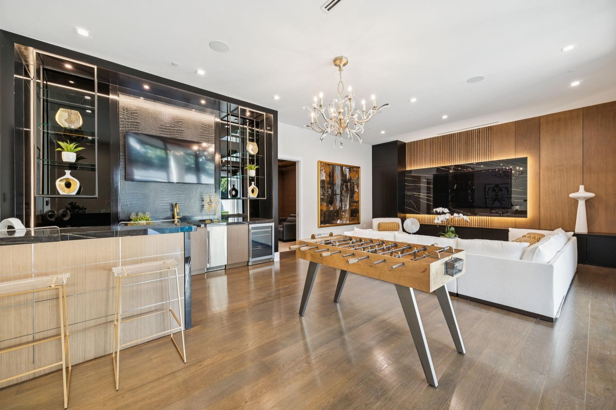 1609 Meandering Way Drive