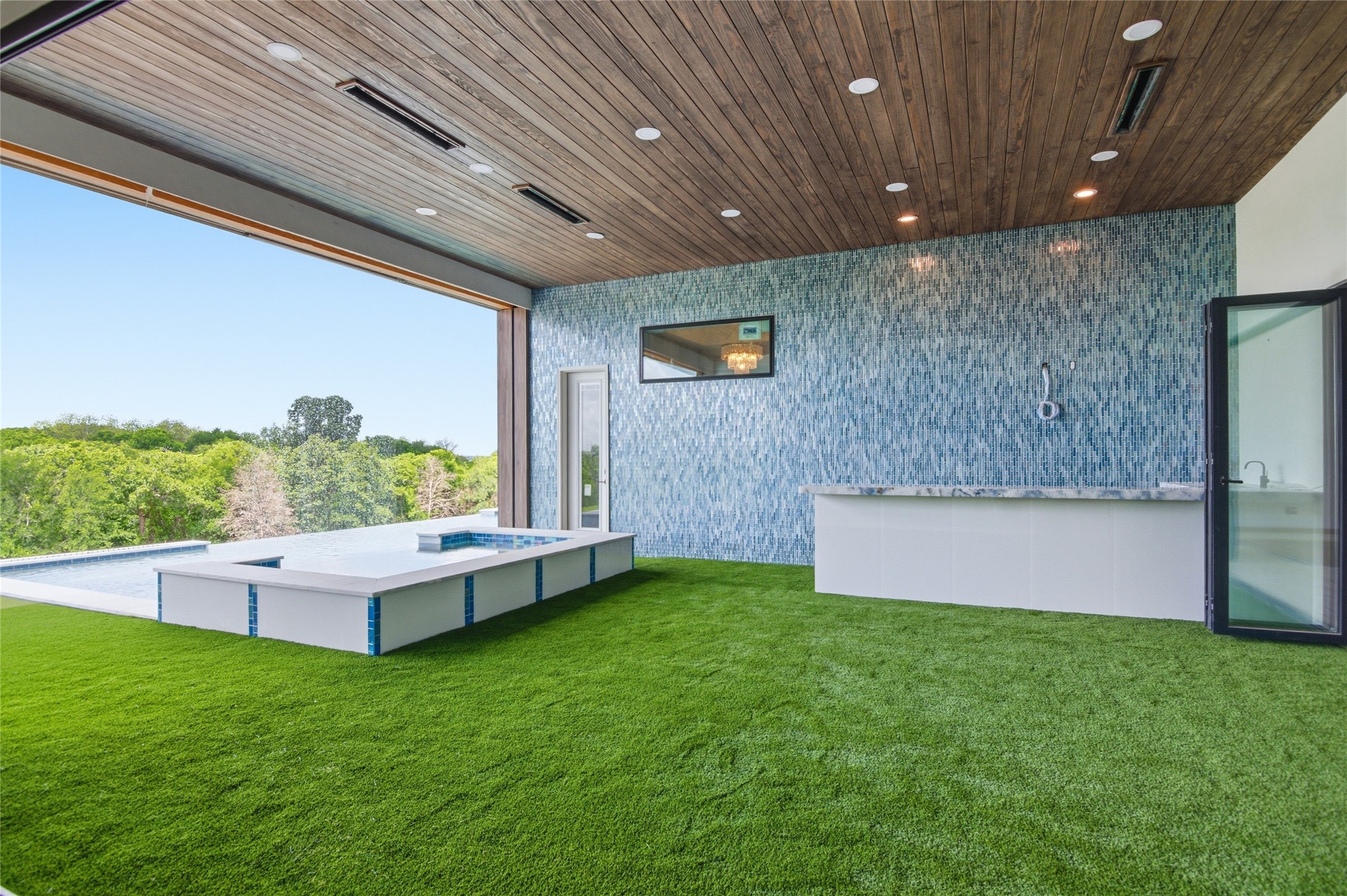 2800 N Kimball Avenue