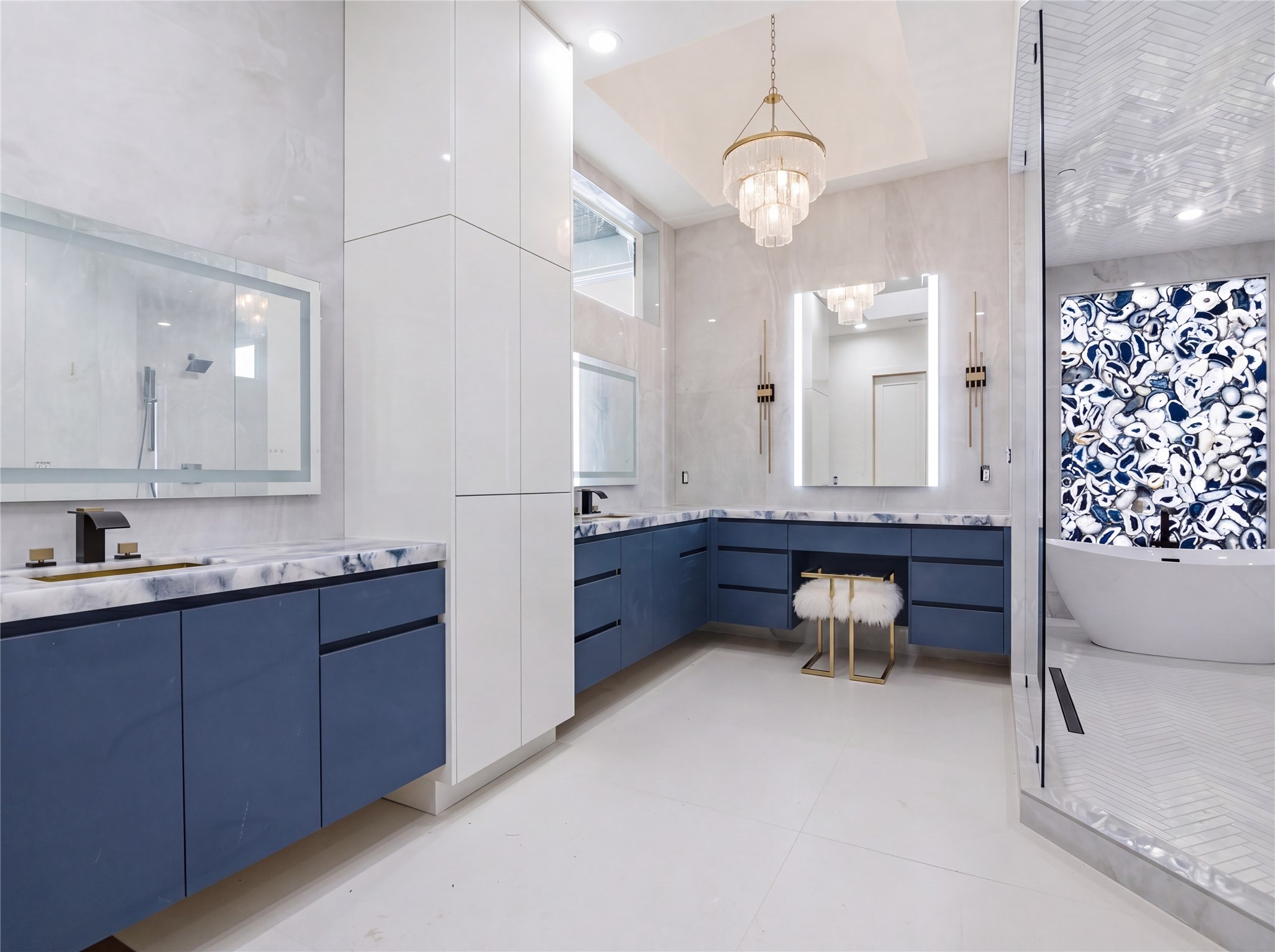 2800 N Kimball Avenue