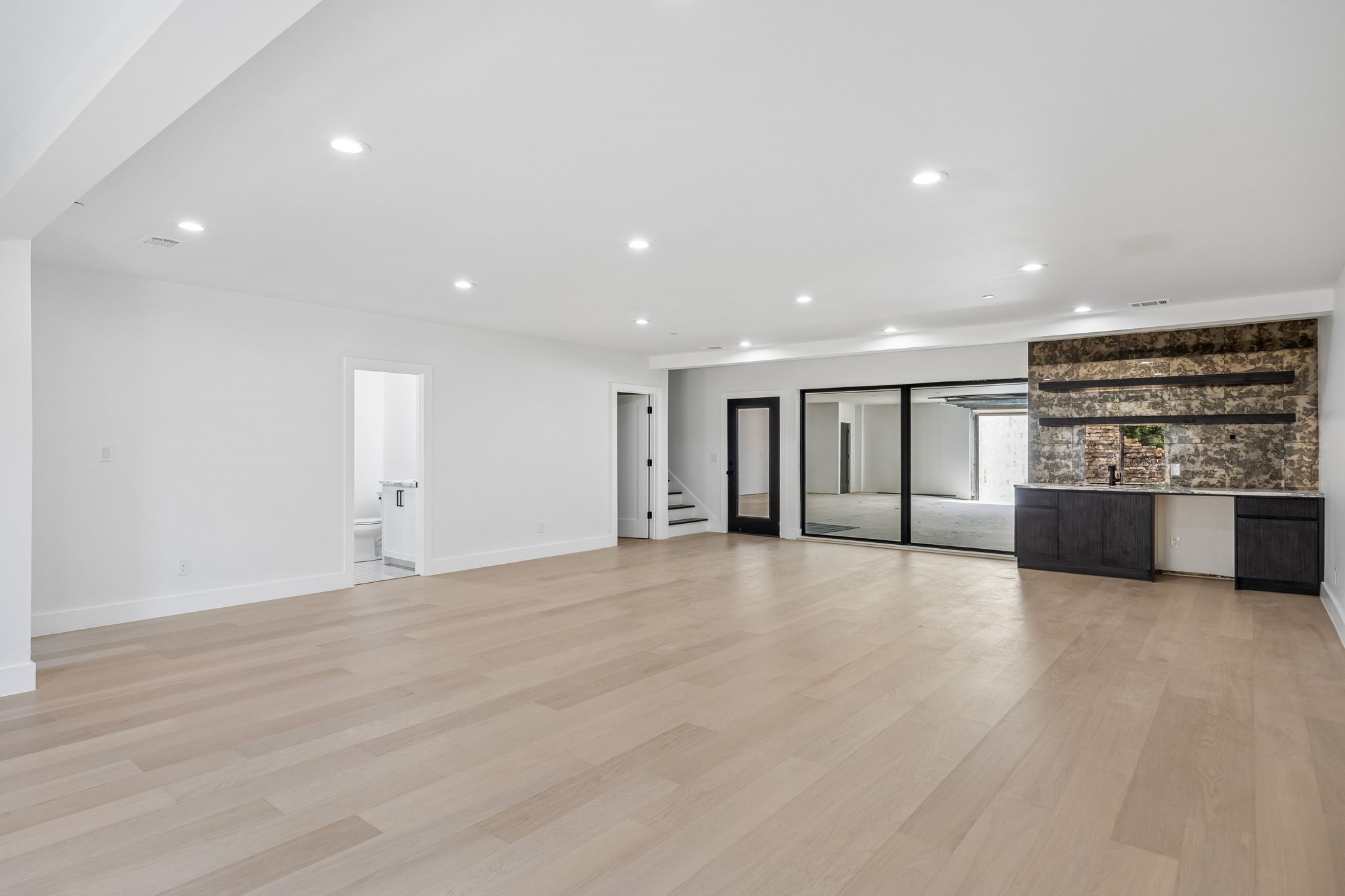 2800 N Kimball Avenue