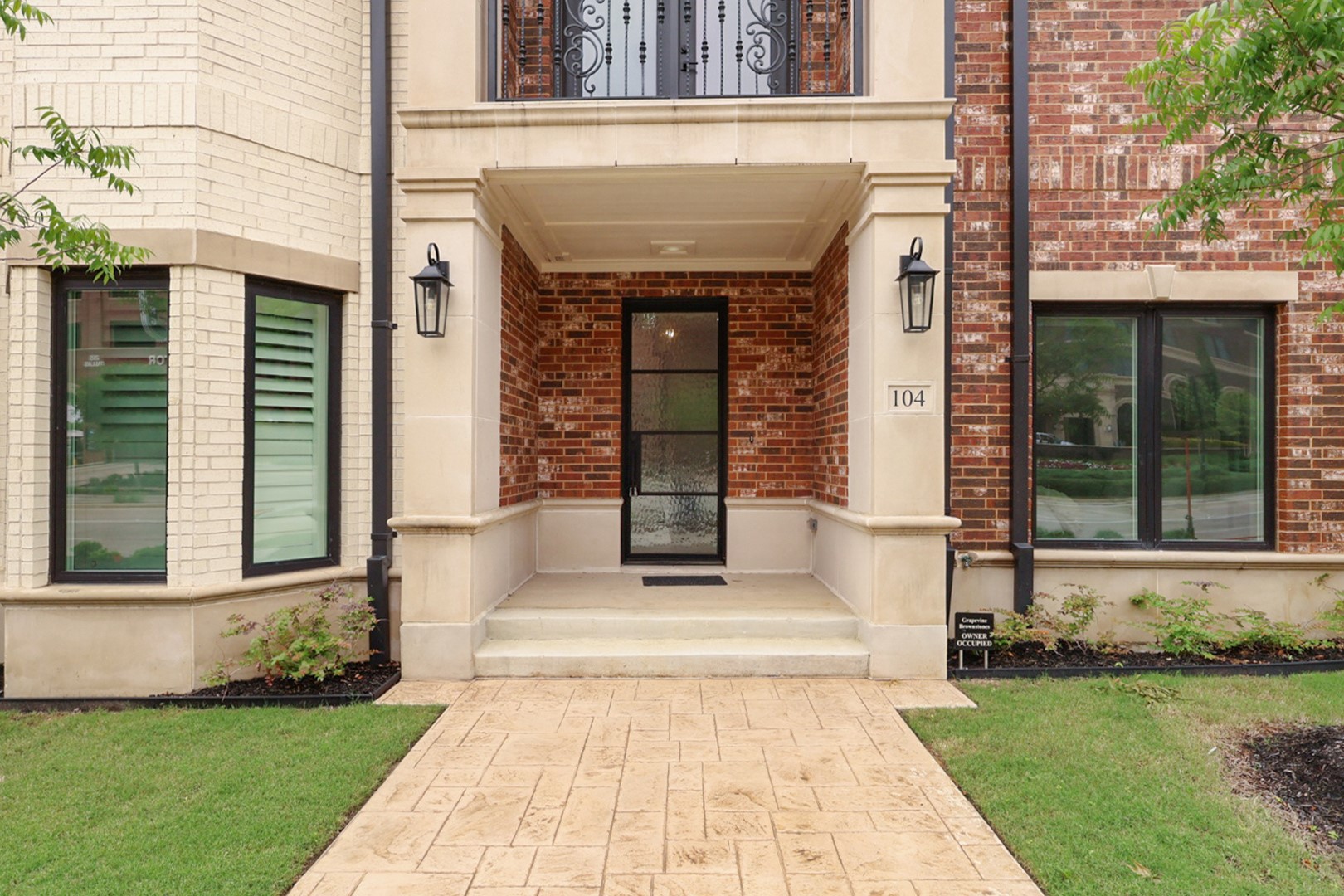 218 E Dallas Road 104