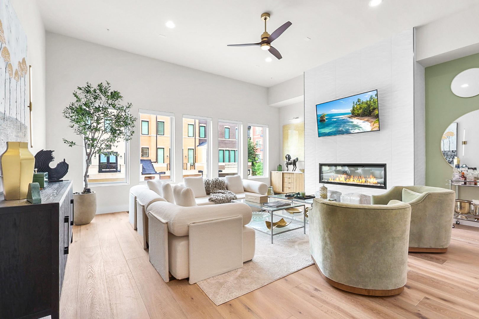 218 E Dallas Road 104