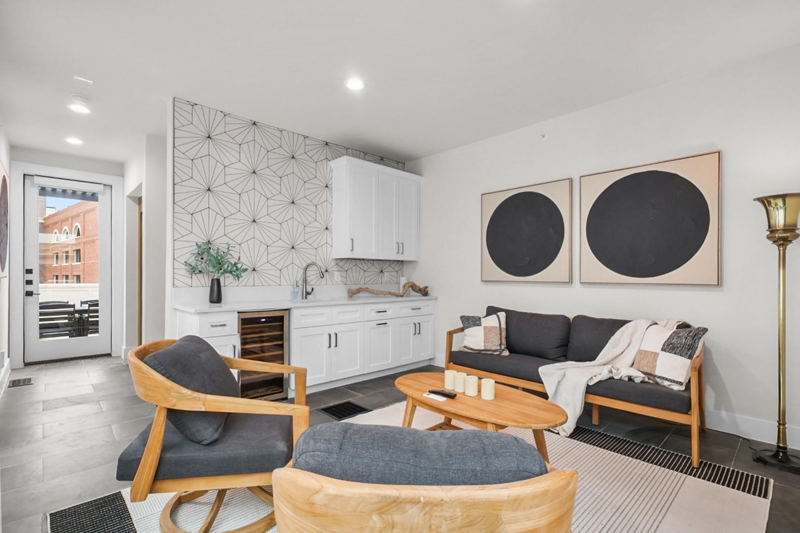 218 E Dallas Road 104