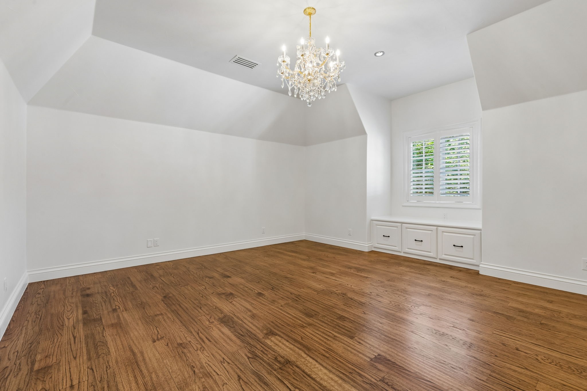15 Wyck Hill Lane