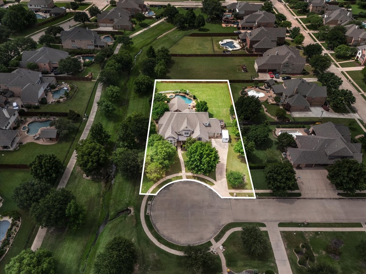704 Landsbury Court