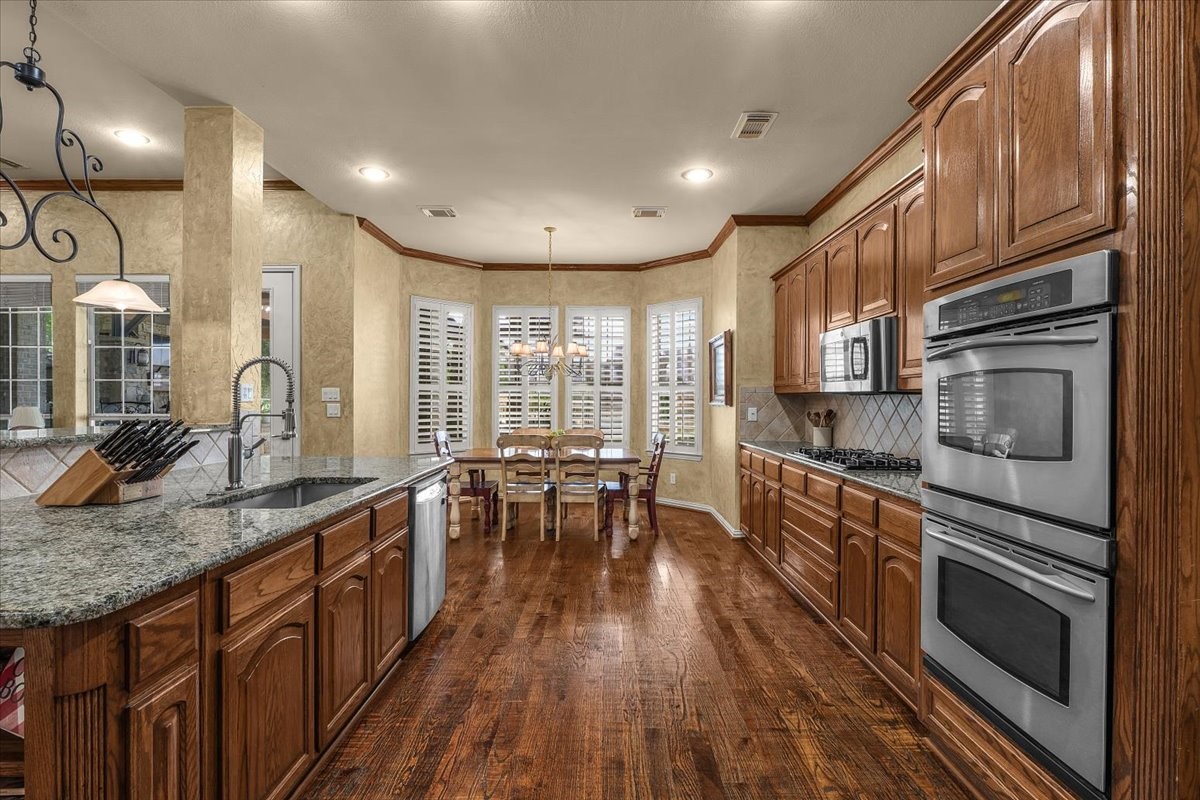 704 Landsbury Court