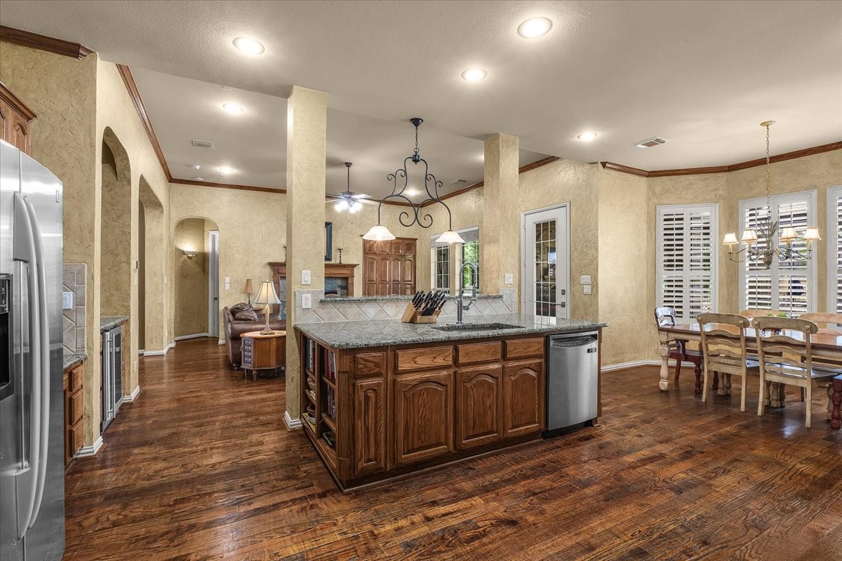 704 Landsbury Court