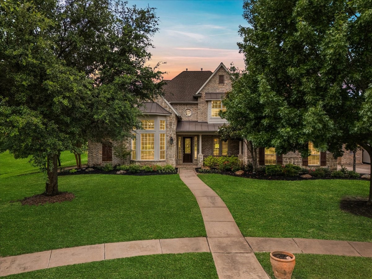 704 Landsbury Court