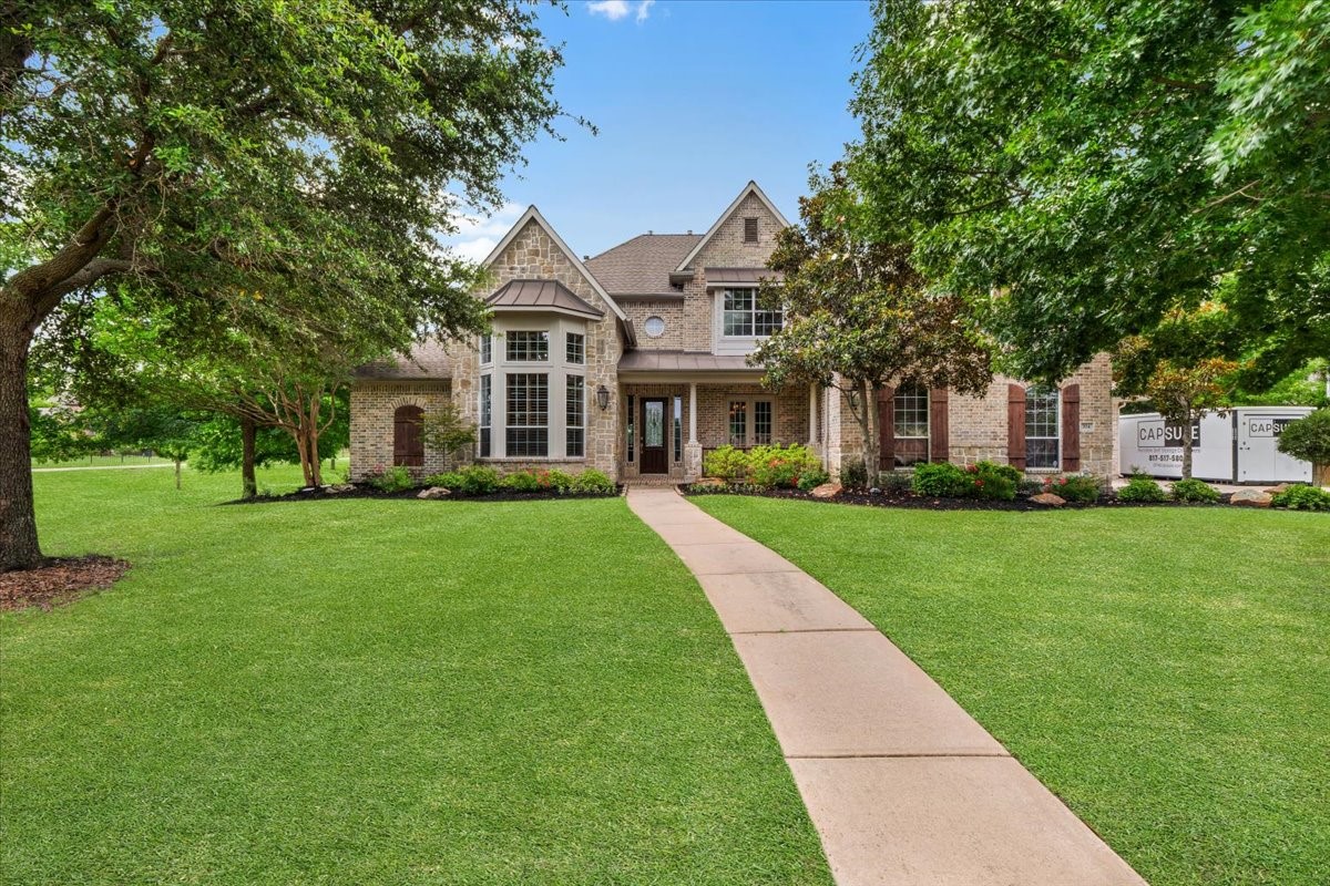 704 Landsbury Court