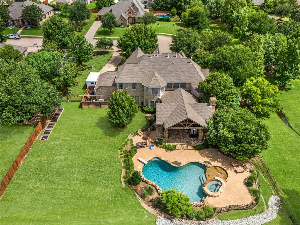 704 Landsbury Court