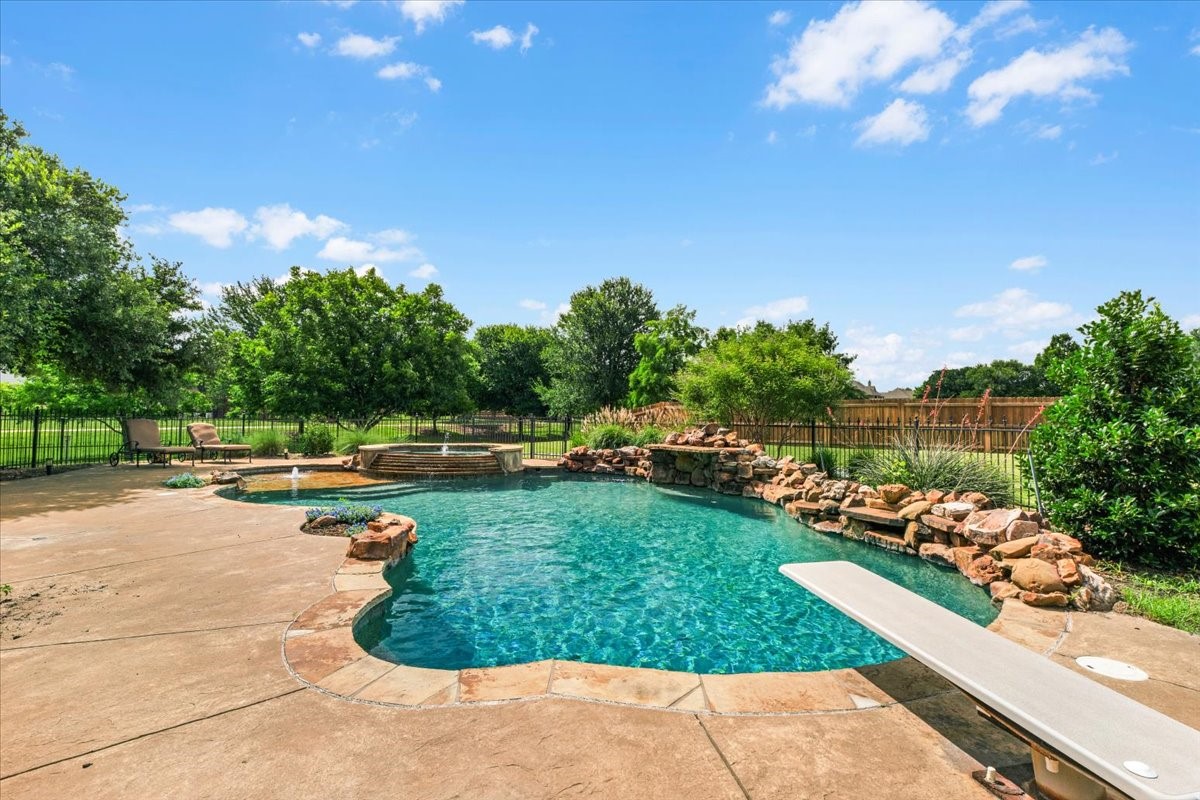 704 Landsbury Court
