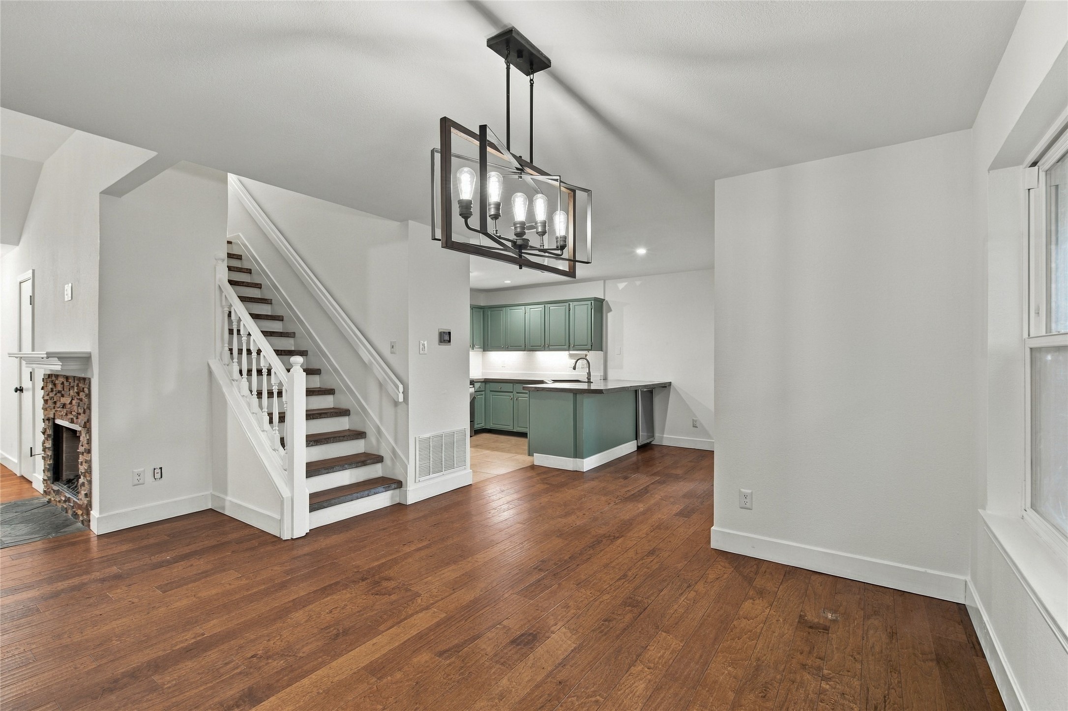 1704 Overlook Drive