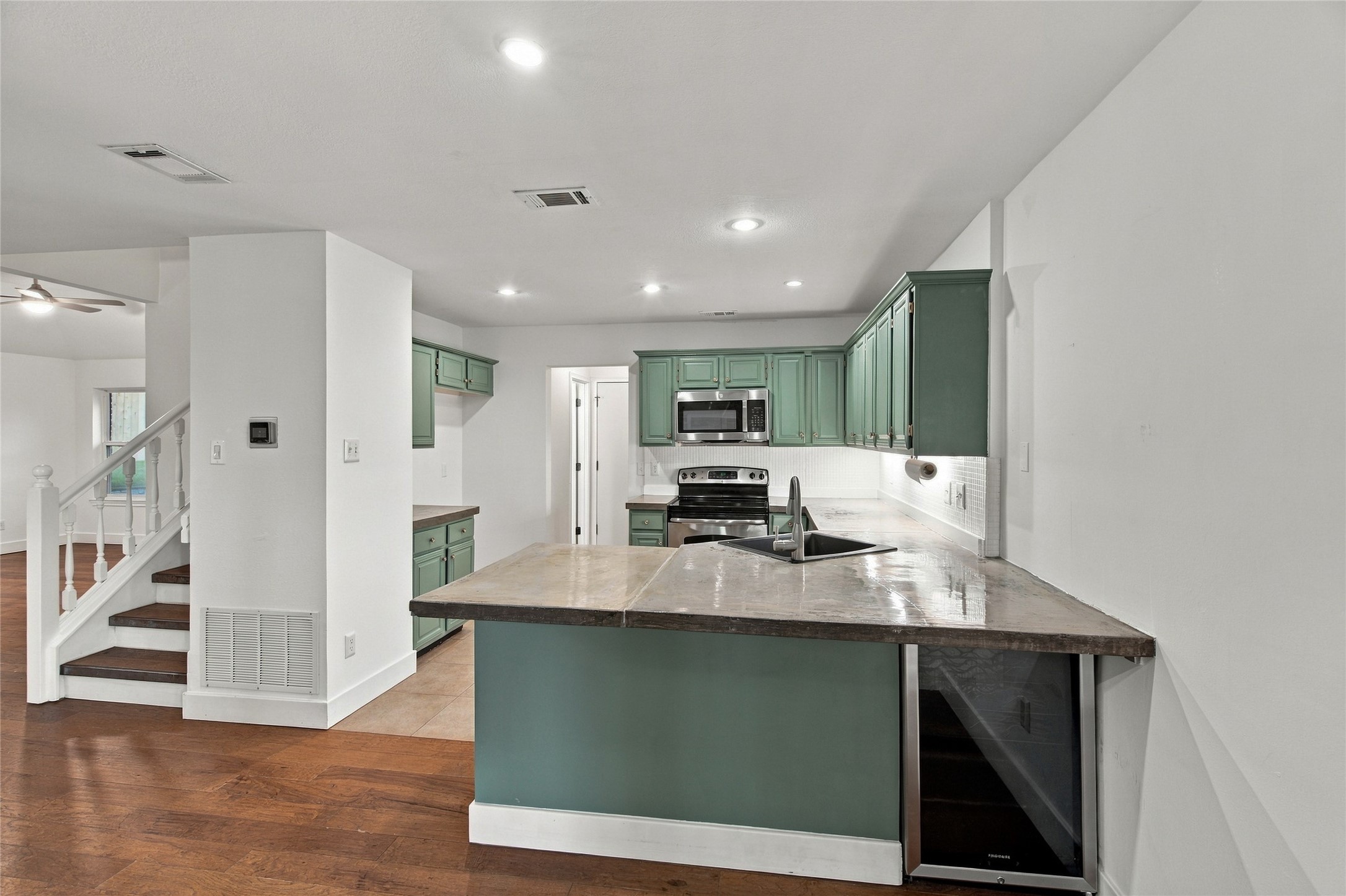 1704 Overlook Drive