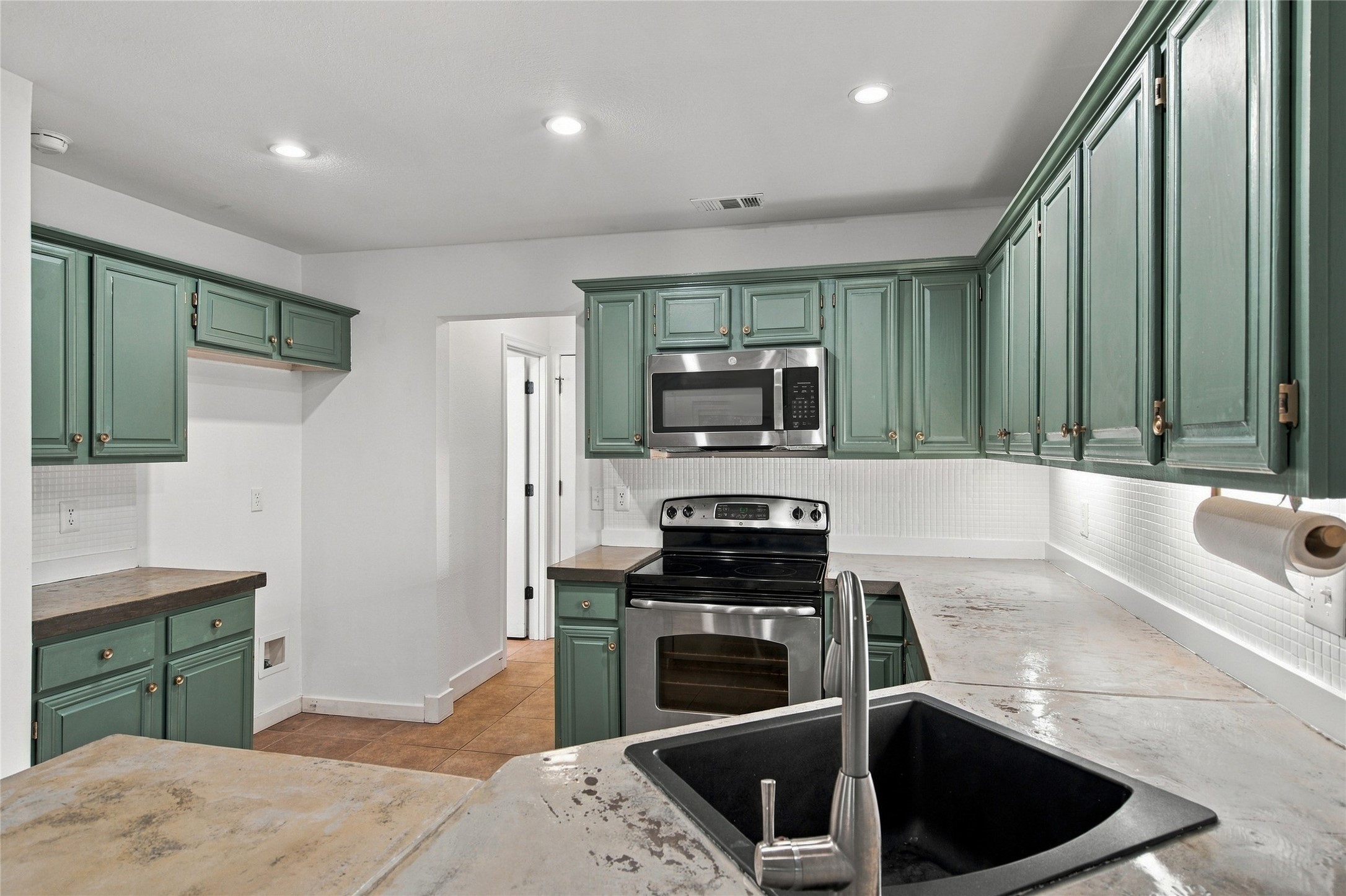 1704 Overlook Drive