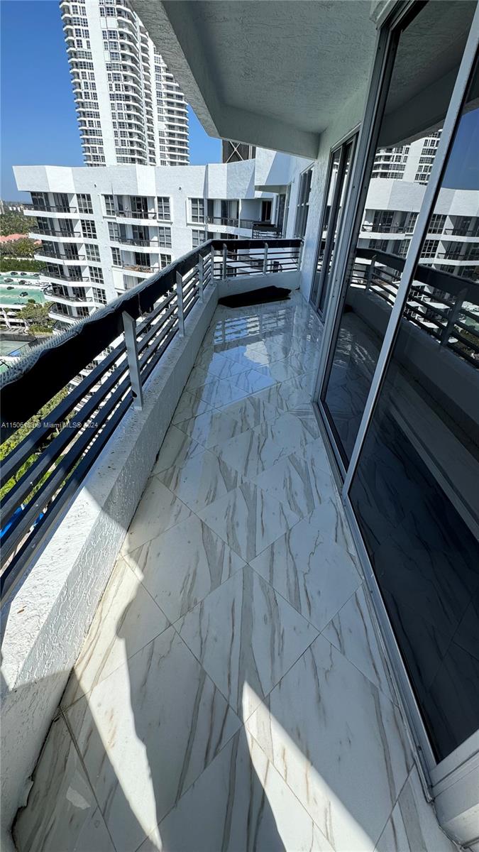 3600 Mystic Pointe Dr Unit: PH1