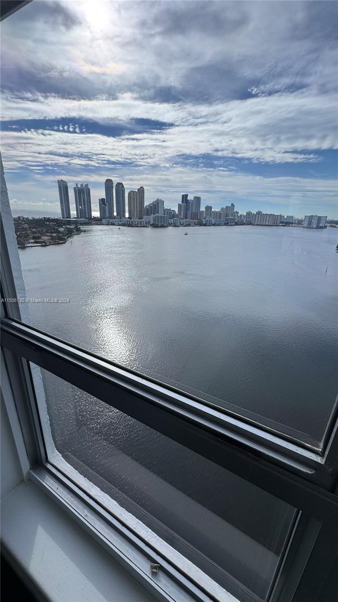 3600 Mystic Pointe Dr Unit: PH1
