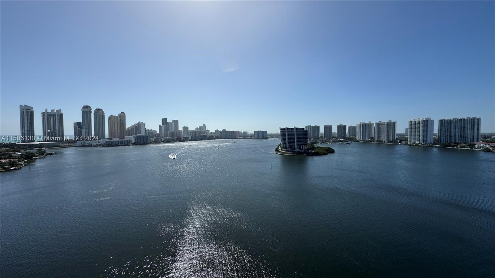3600 Mystic Pointe Dr Unit: PH1