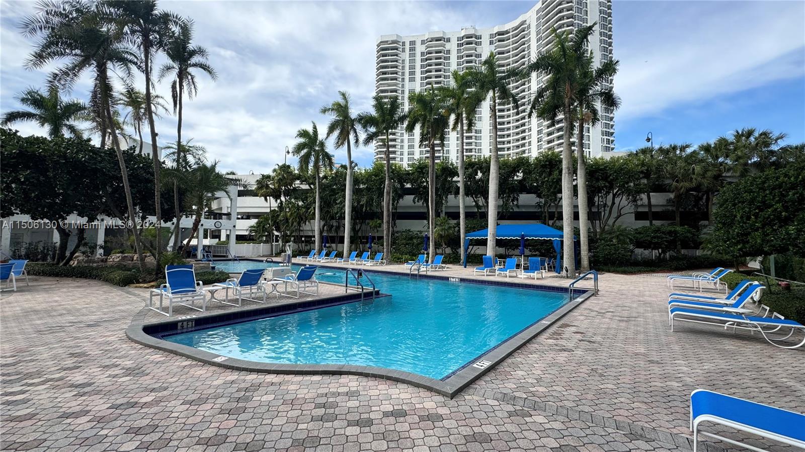 3600 Mystic Pointe Dr Unit: PH1