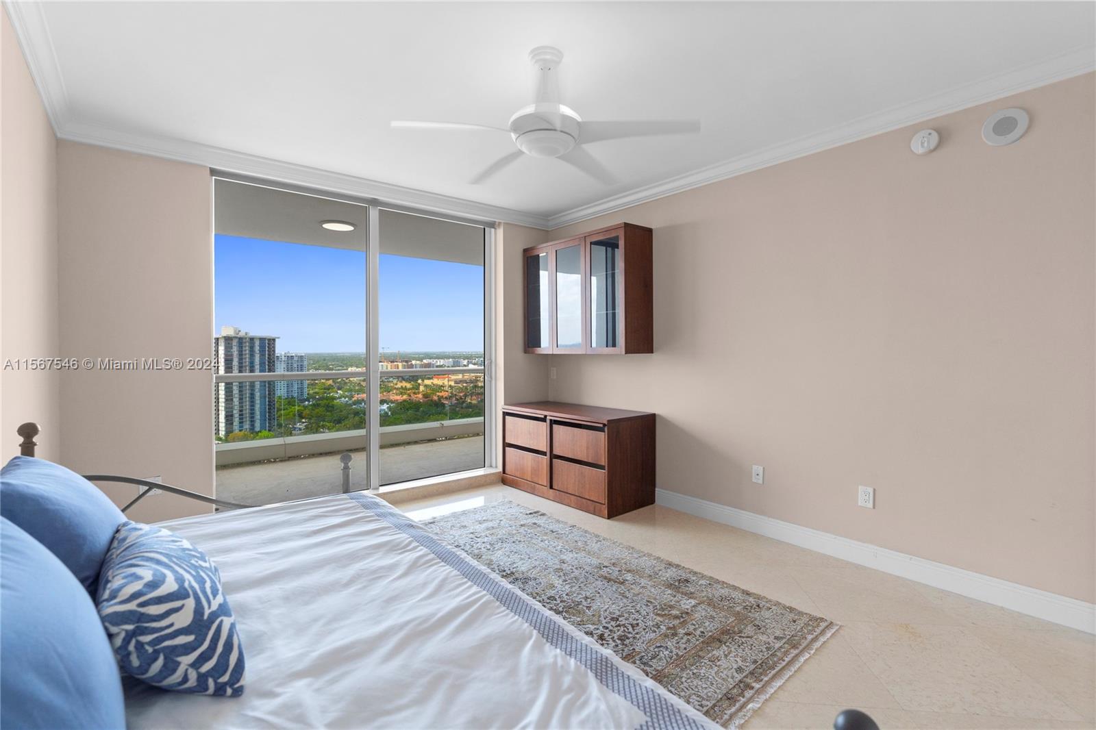 6000 Island Blvd # 2206