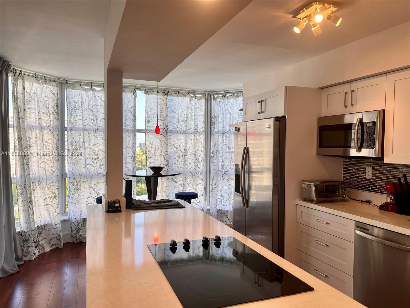 3600 Mystic Pointe Dr # 1506