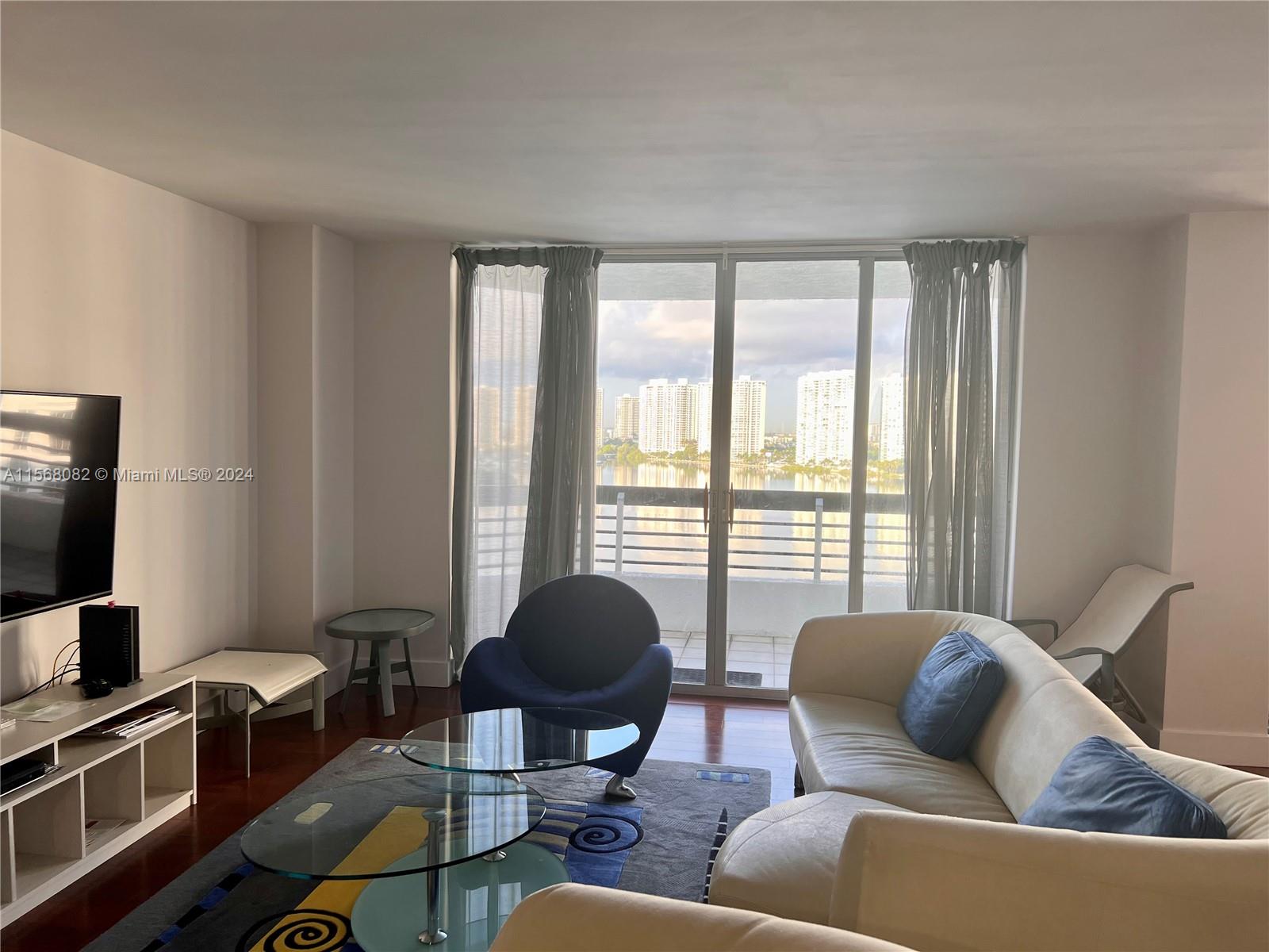 3600 Mystic Pointe Dr # 1506