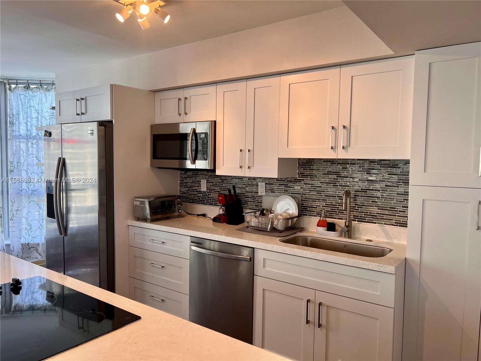 3600 Mystic Pointe Dr # 1506