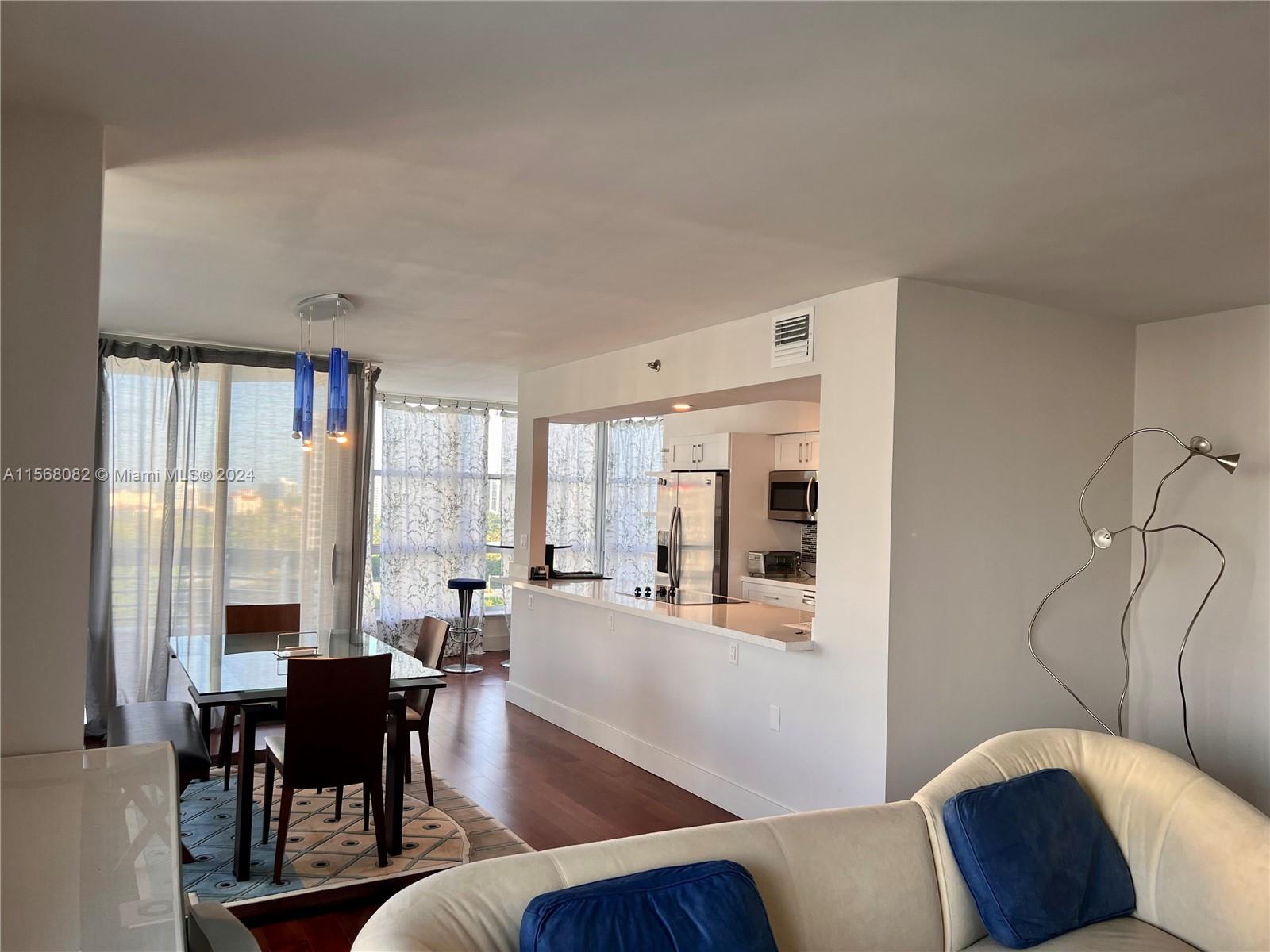3600 Mystic Pointe Dr # 1506