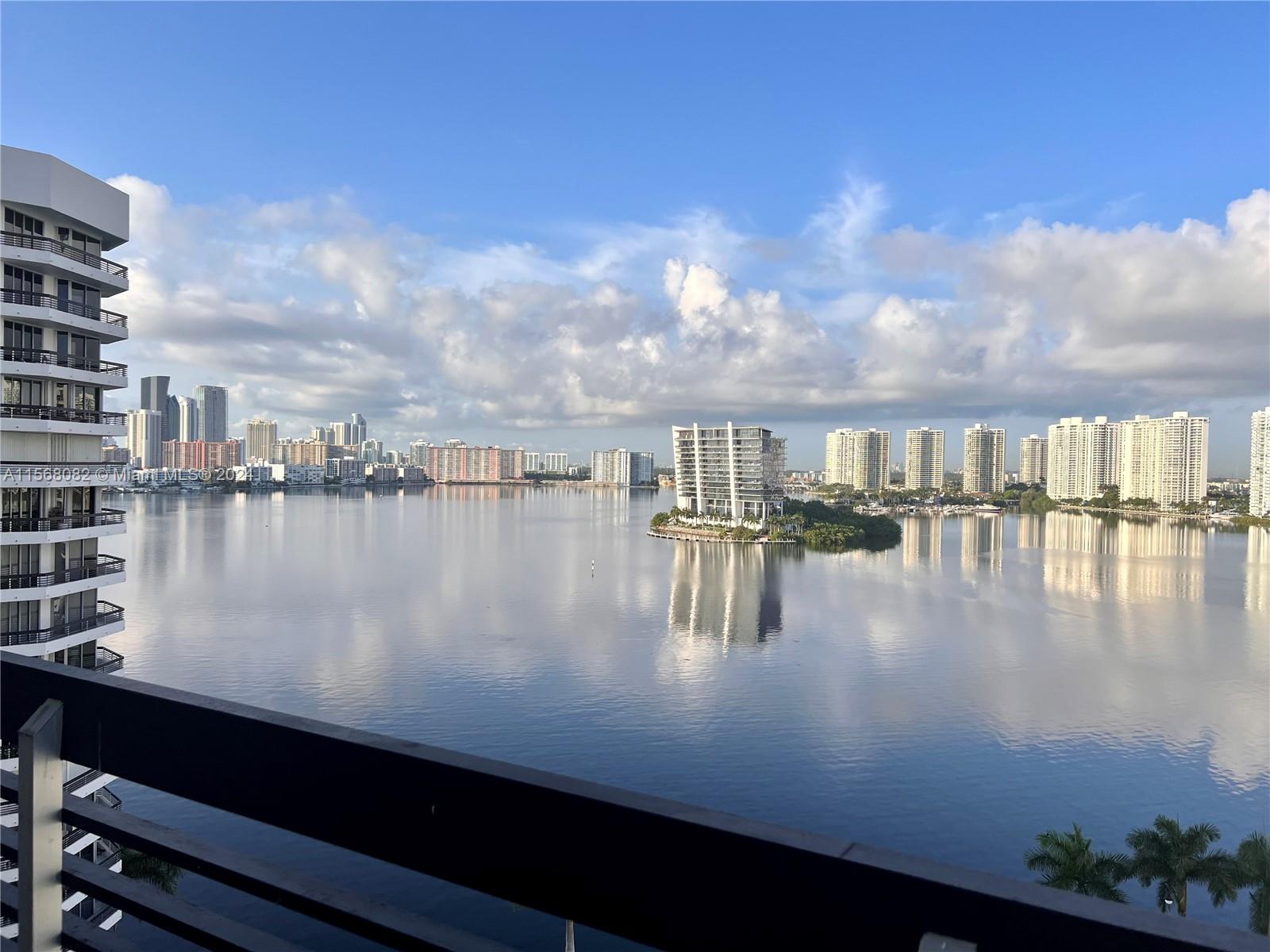 3600 Mystic Pointe Dr # 1506