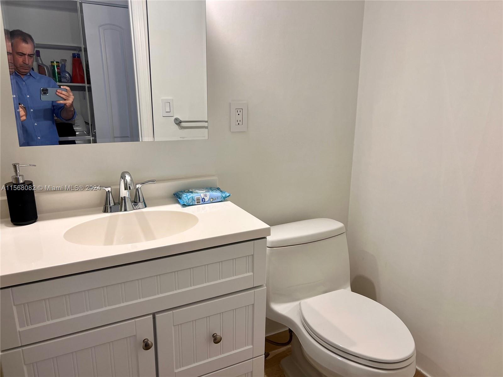 3600 Mystic Pointe Dr # 1506