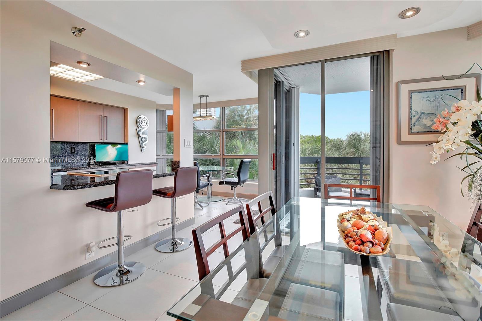 3500 Mystic Pointe Dr # 304