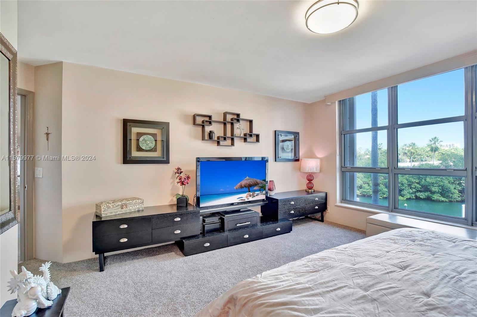 3500 Mystic Pointe Dr # 304