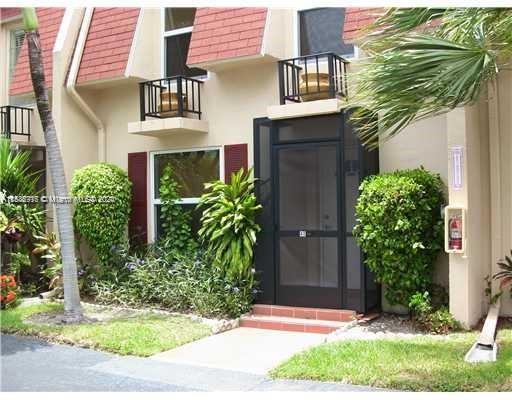 1001 Three Islands Blvd # 40