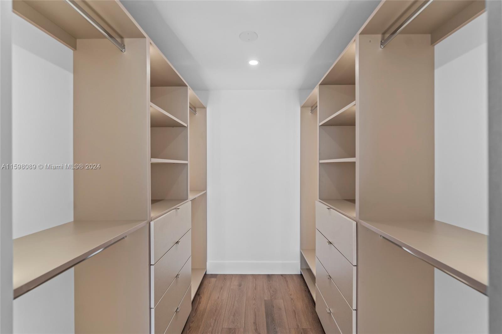 9102 W Bay Harbor Dr # B Unit: 10-B